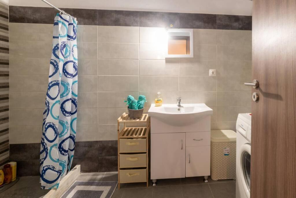 Bright Newly Renovated Apt Near Beach & Center+Ac Anemomylos Exterior foto